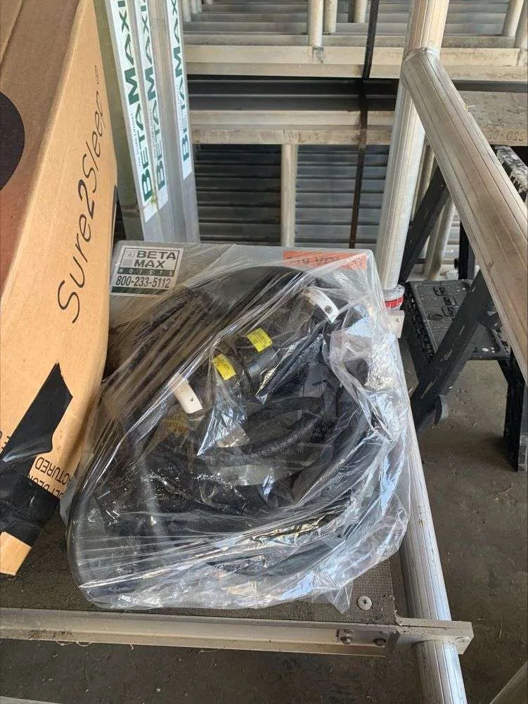 Used Beta Max Maxial (Scaffolding) Hoists For Sale - image 3